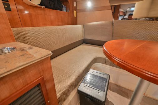 Cruisers Yachts 330 Express image