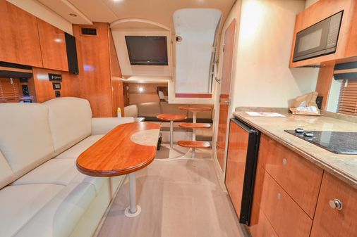 Cruisers Yachts 330 Express image