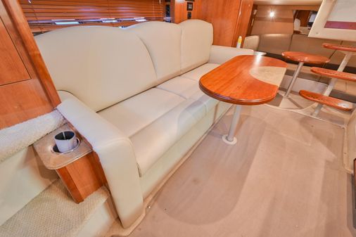 Cruisers Yachts 330 Express image