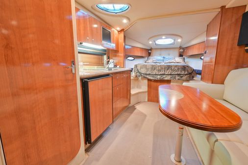 Cruisers Yachts 330 Express image