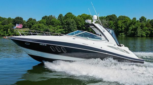 Cruisers Yachts 330 Express