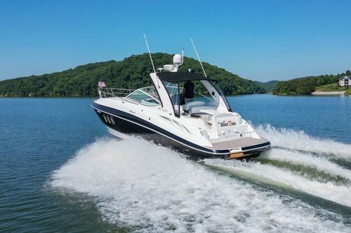 Cruisers Yachts 330 Express image