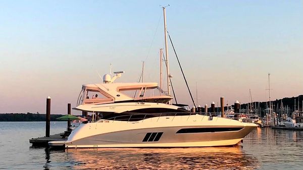 Sea Ray L590 Fly