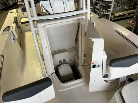 Robalo R200 image