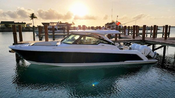 Tiara Sport 38 LX