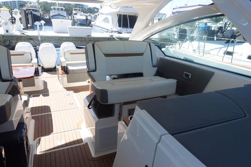 Tiara Sport 38 LX image