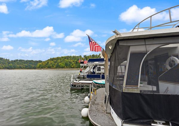 Monticello 18-X-70-RIVER-YACHT image