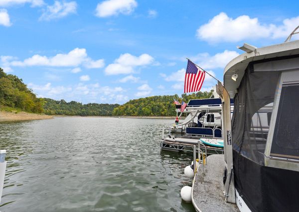 Monticello 18-X-70-RIVER-YACHT image