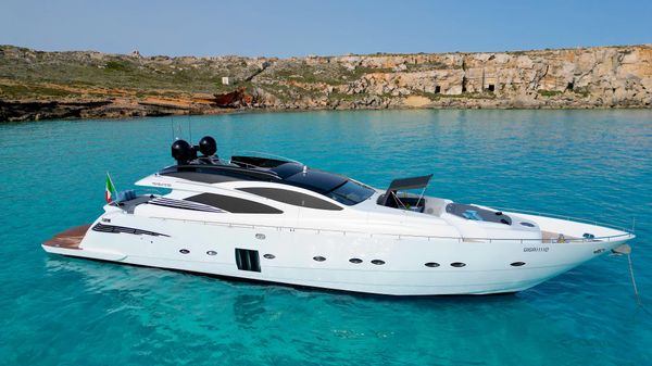 Pershing 90