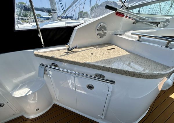 Rinker 260 Express Cruiser image