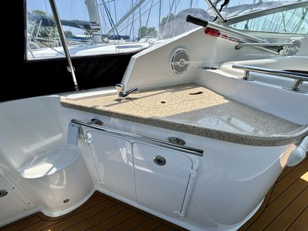 Rinker 260 Express Cruiser image