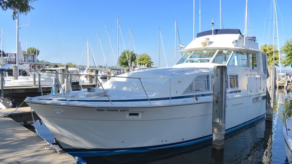 Bertram 42 Motor Yacht