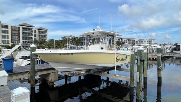 Boston Whaler 320 Outrage 