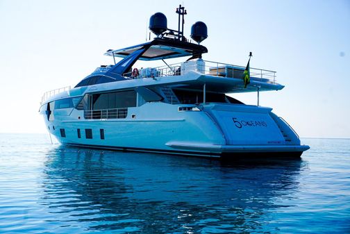 Azimut Grande 32 Metri image