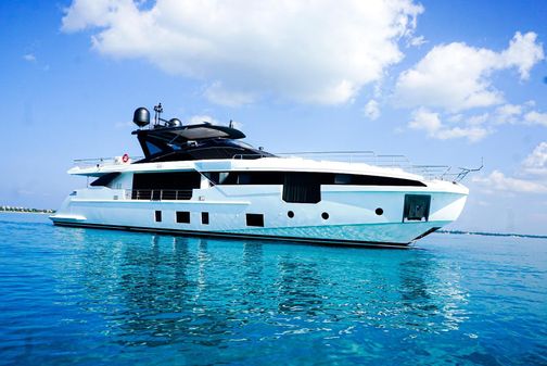 Azimut Grande 32 Metri image