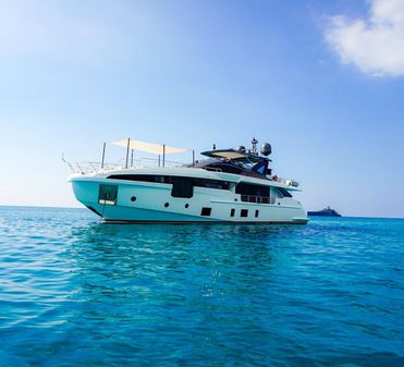 Azimut Grande 32 Metri image