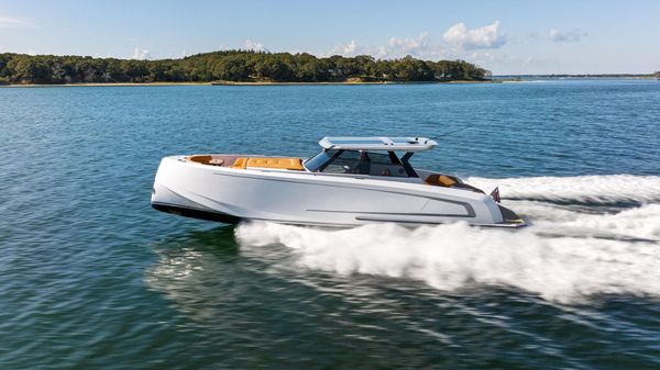 Vanquish Yachts VQ 45 T Top