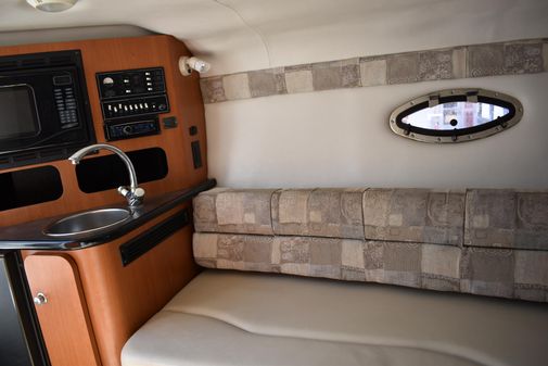 Crownline 275 CCR image