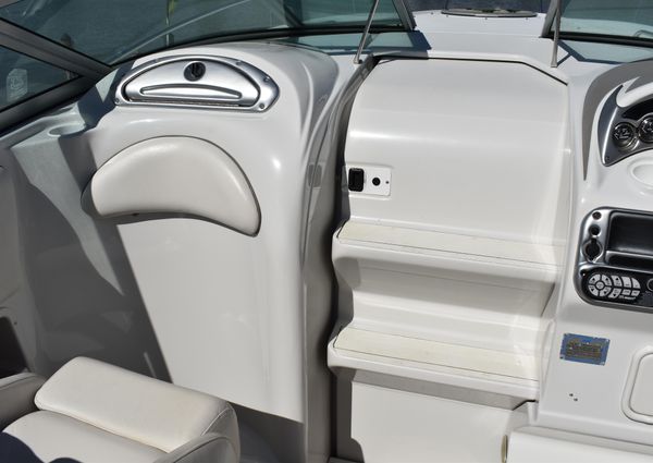 Crownline 275 CCR image