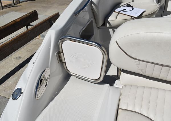 Crownline 275 CCR image