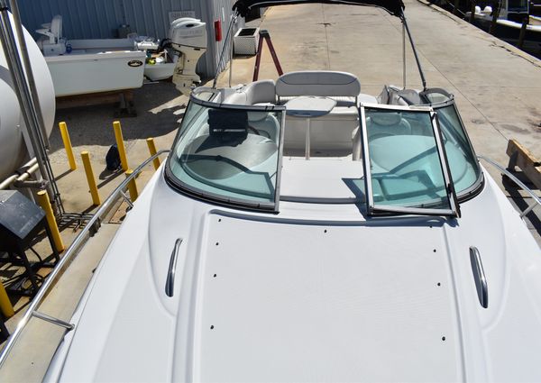 Crownline 275 CCR image