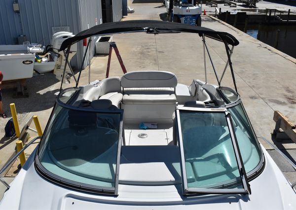 Crownline 275 CCR image