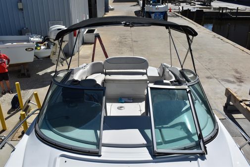 Crownline 275 CCR image