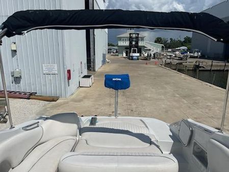 Crownline 275 CCR image