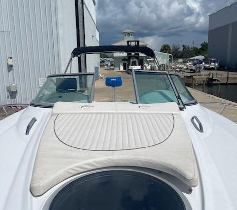 Crownline 275 CCR image