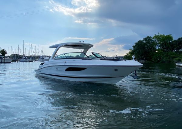 Sea Ray 350 SLX image