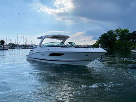 Sea Ray 350 SLX image