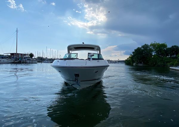 Sea Ray 350 SLX image