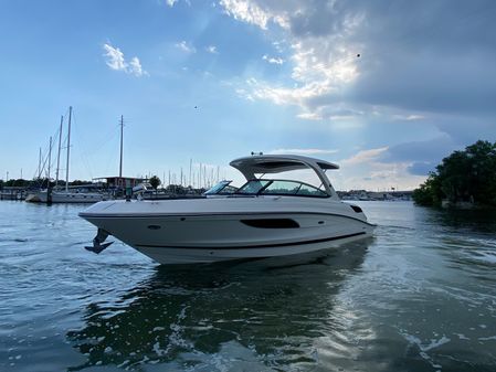 Sea Ray 350 SLX image