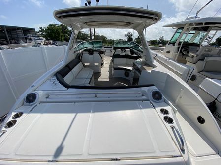 Sea Ray 350 SLX image