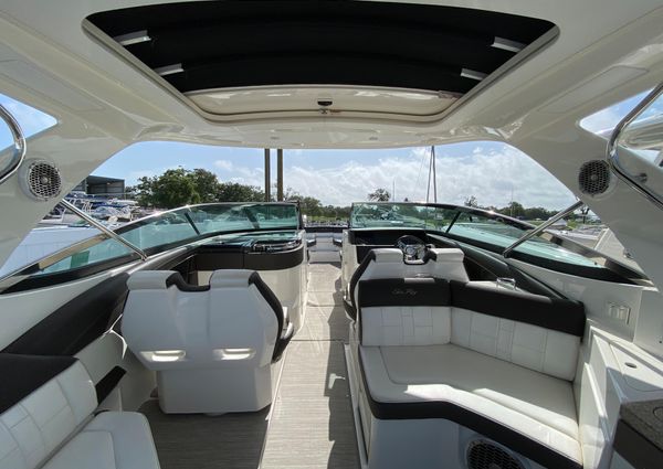 Sea Ray 350 SLX image