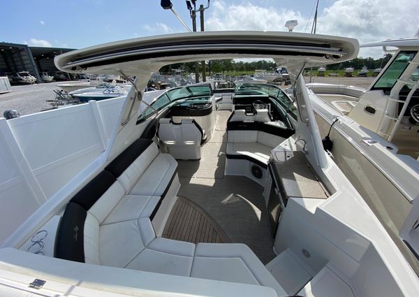 Sea Ray 350 SLX image