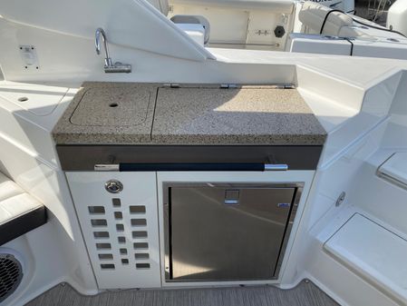 Sea Ray 350 SLX image