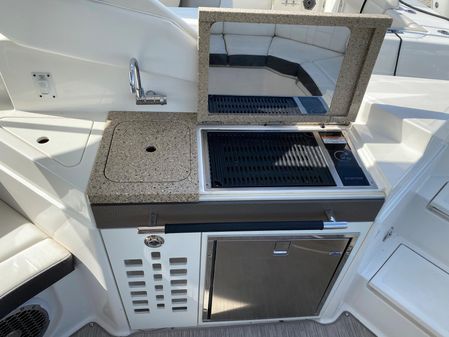 Sea Ray 350 SLX image