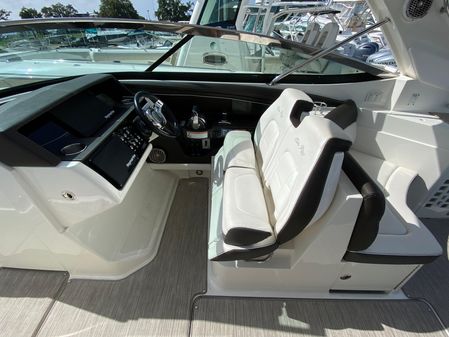 Sea Ray 350 SLX image