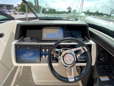 Sea Ray 350 SLX image