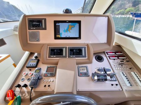 Ferretti Yachts 530 image