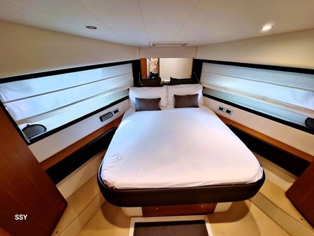 Ferretti Yachts 530 image