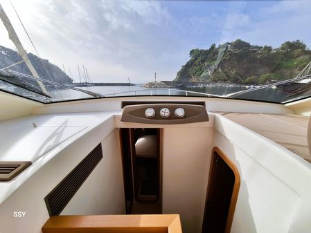 Ferretti Yachts 530 image