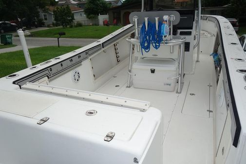 Mako 282 Center Console image