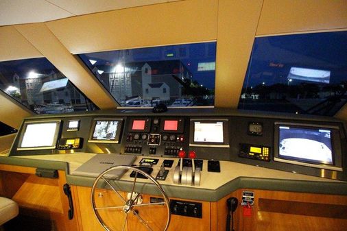 Hatteras Enclosed Bridge image