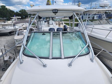 Robalo R265 Walkaround image