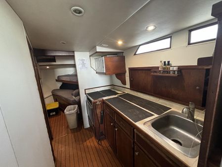 Uniflite 42' Sportfisher image