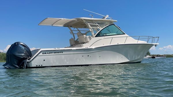 Grady-White Express 370