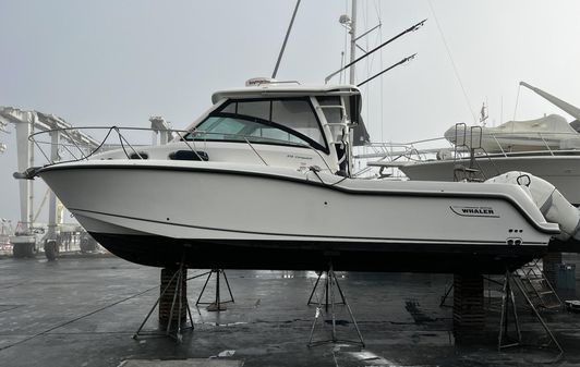 Boston Whaler 315 Conquest image