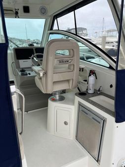 Boston Whaler 315 Conquest image